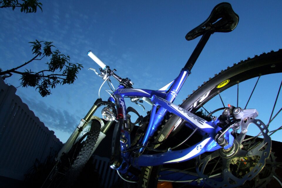 Sky full frame bike night
