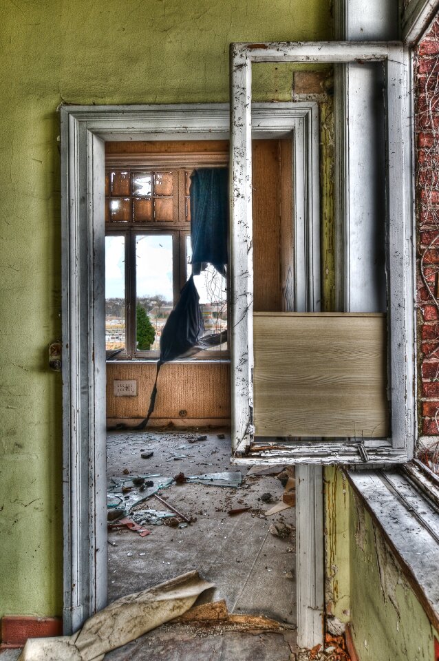 Door deteriorated hdr