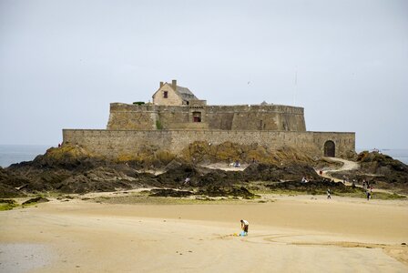 Pirates curtain wall fortification