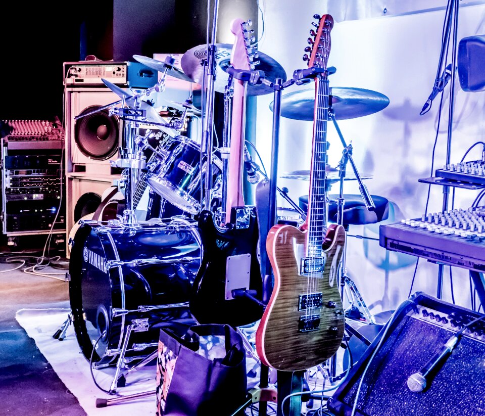 Bass music instrument
