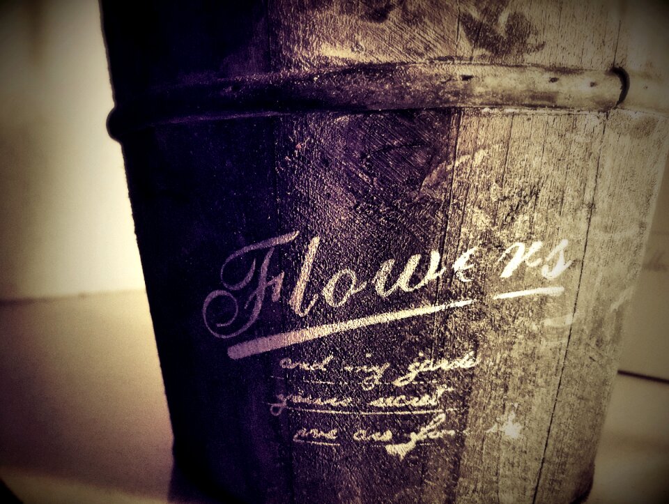 Flowerpot vintage flowers