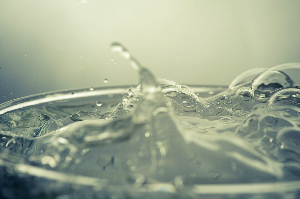 Bubble water splashes wet