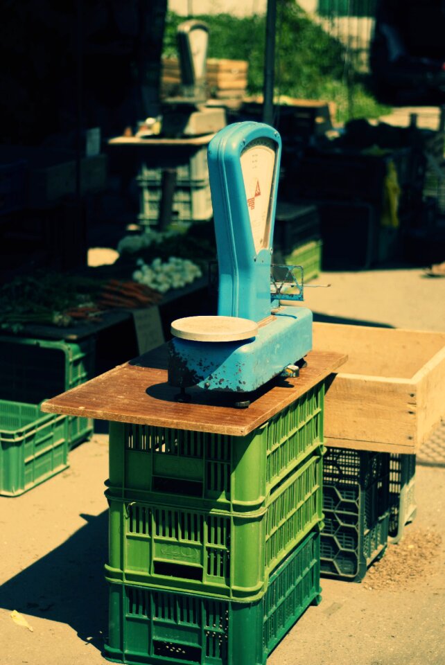 Trade groceries the crates