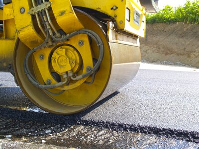 Roll road construction work machine