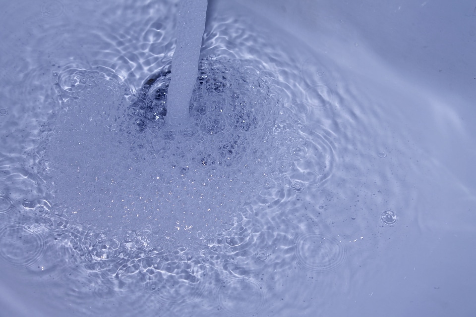 Bubble wash bathroom sink