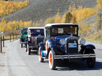 Retro road ford