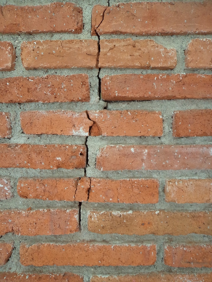 Construction bricklayer foundation