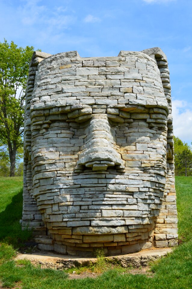 Sculpture art scioto park