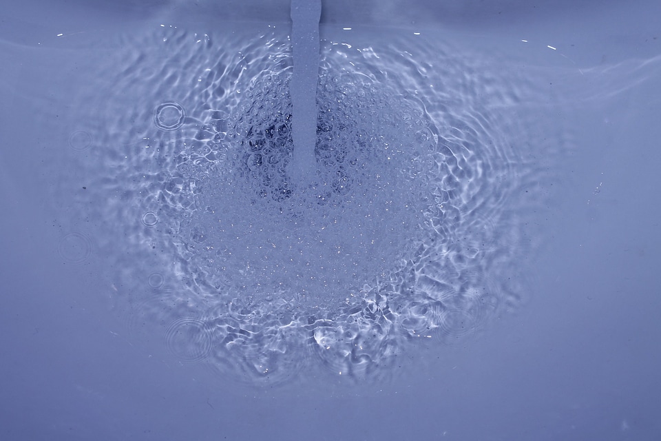 Bubble wash bathroom sink