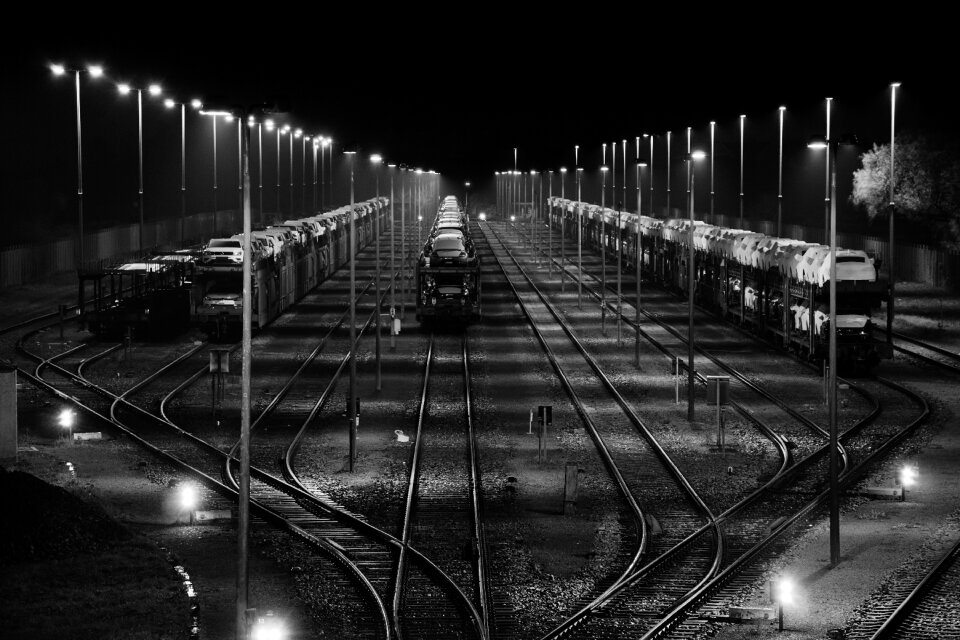 Auto black white light