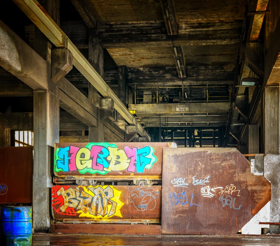 Building ruin lapsed