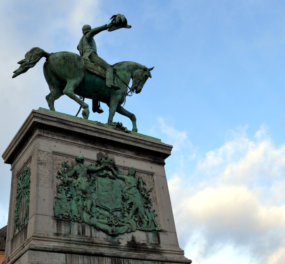Reiter equestrian statue sculpture