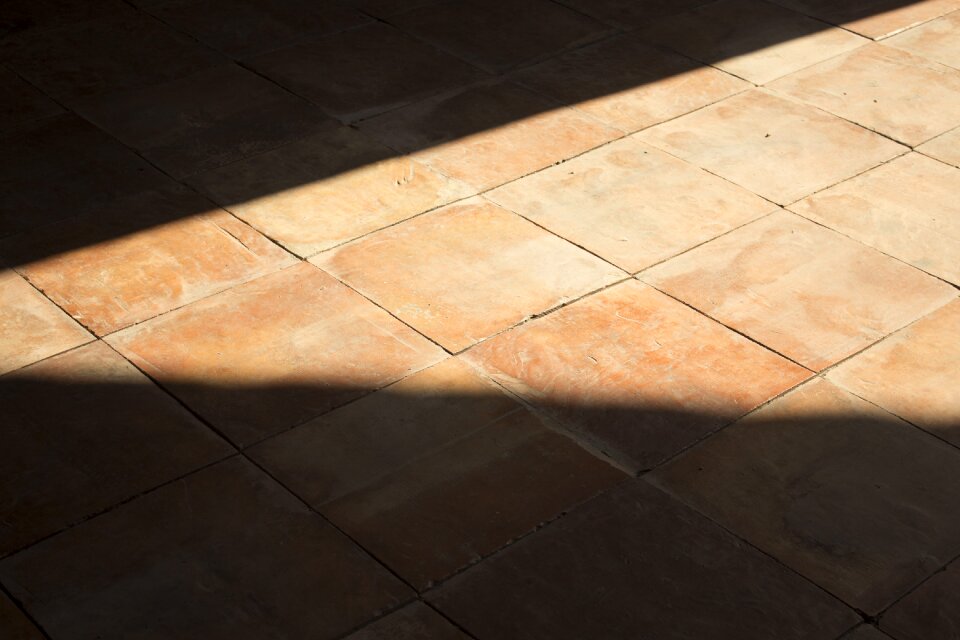 Light and shadow floor tiles staggered