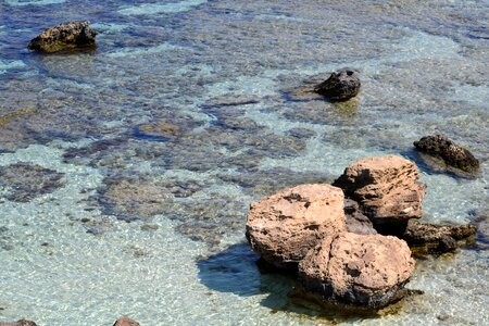 Summer wave sea ​​stones