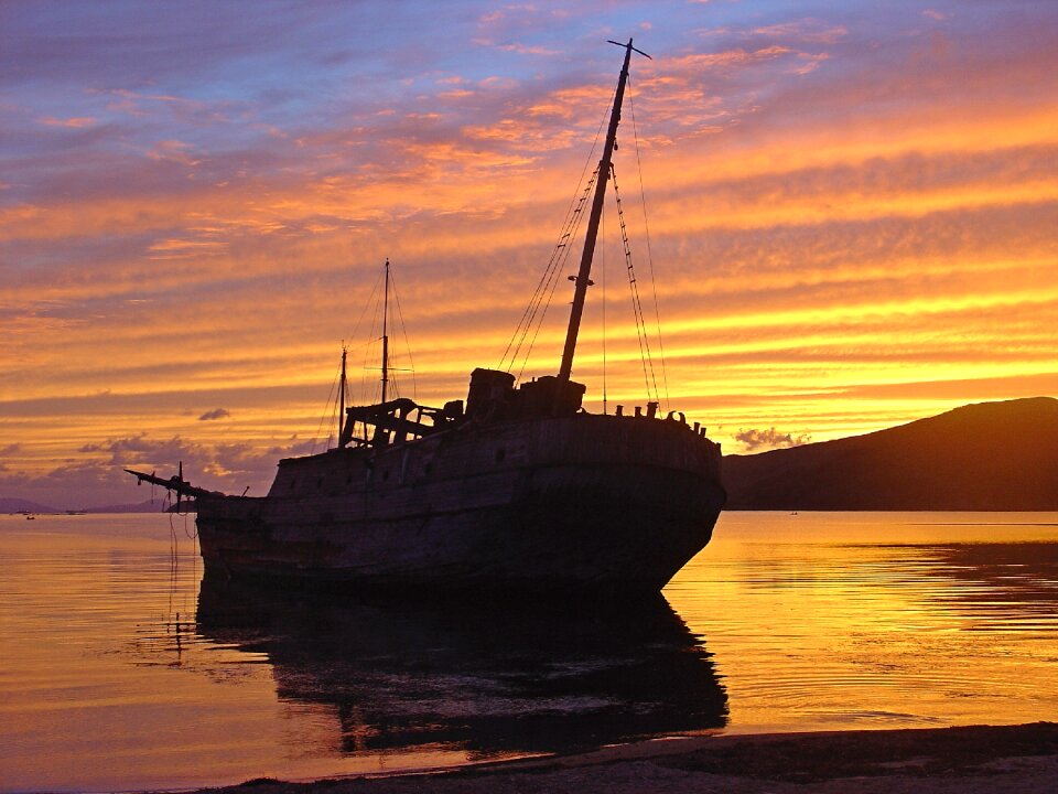 Shoal ship bay photo