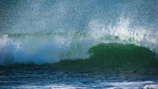 Sea splashing motion