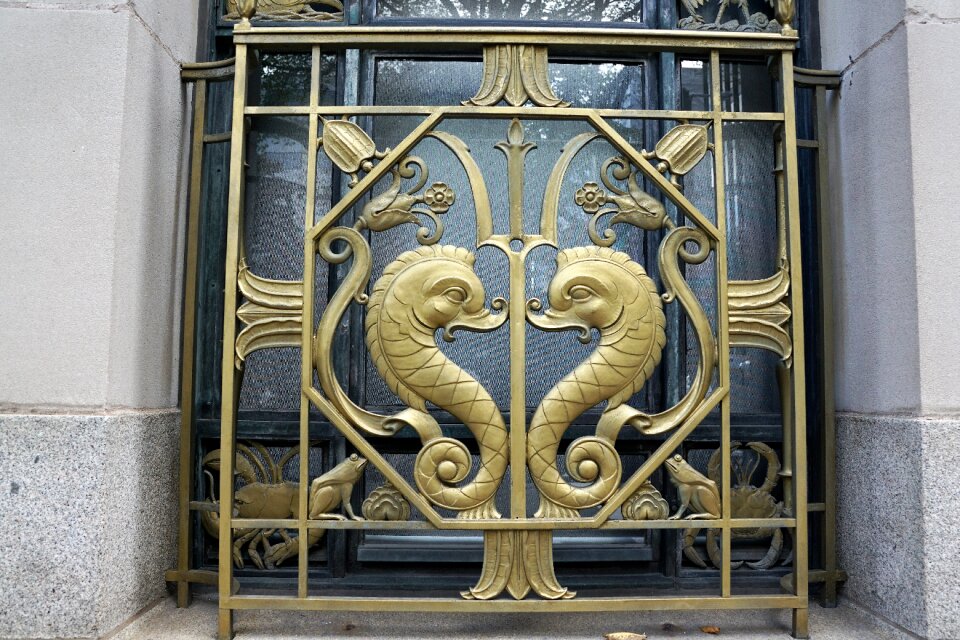 Metal art ornament