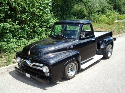 Black pickup us showcar