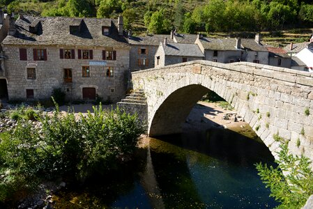 District houses village