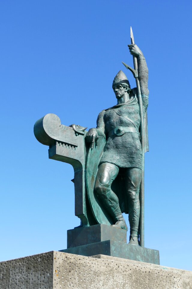Figure statue art