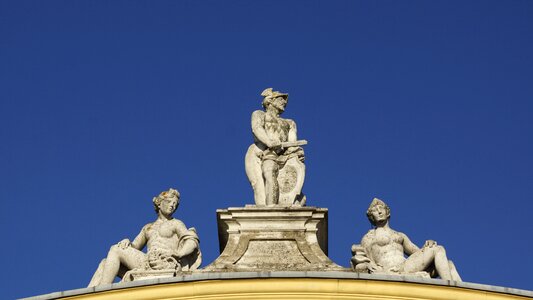 Statue baroque castle