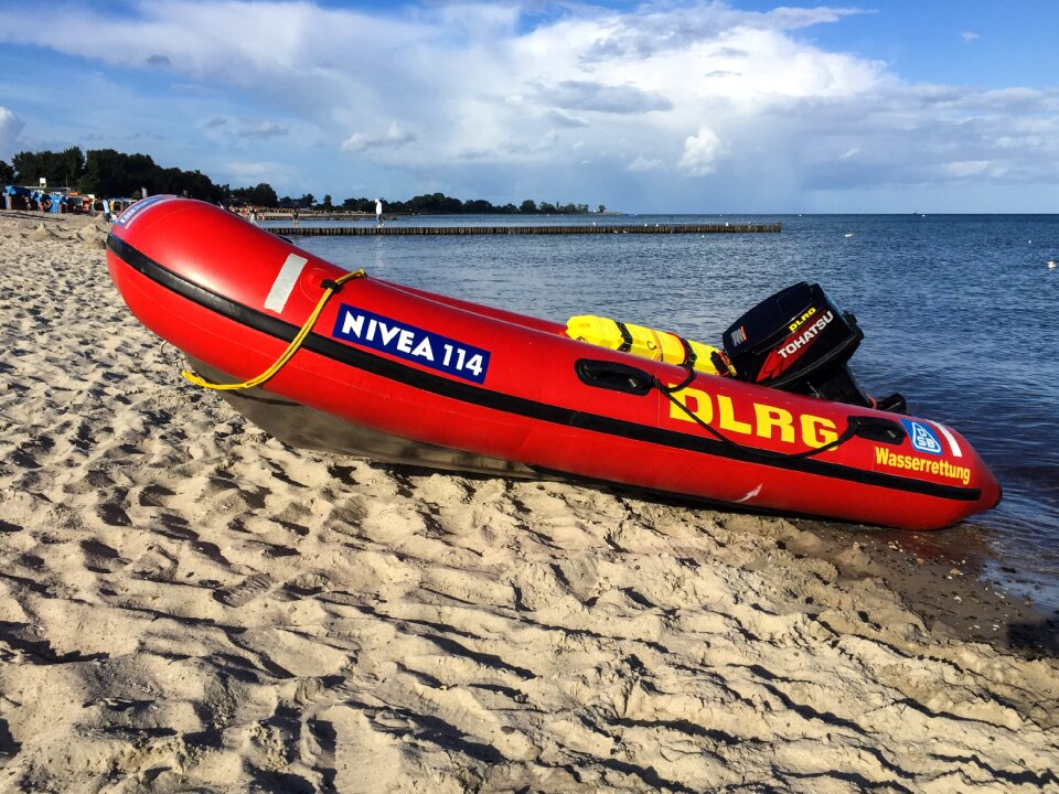 Sea water rescue blue light
