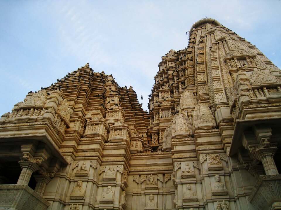 Hindu mandir worship photo