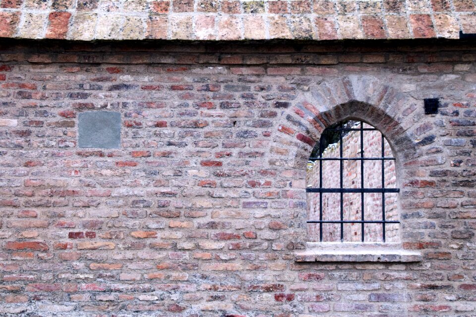 Masonry stone wall structure