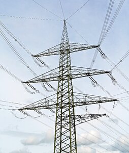 Anchor pylon lattice power supply