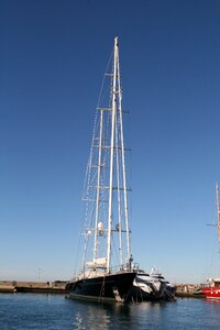 Sail port sail masts