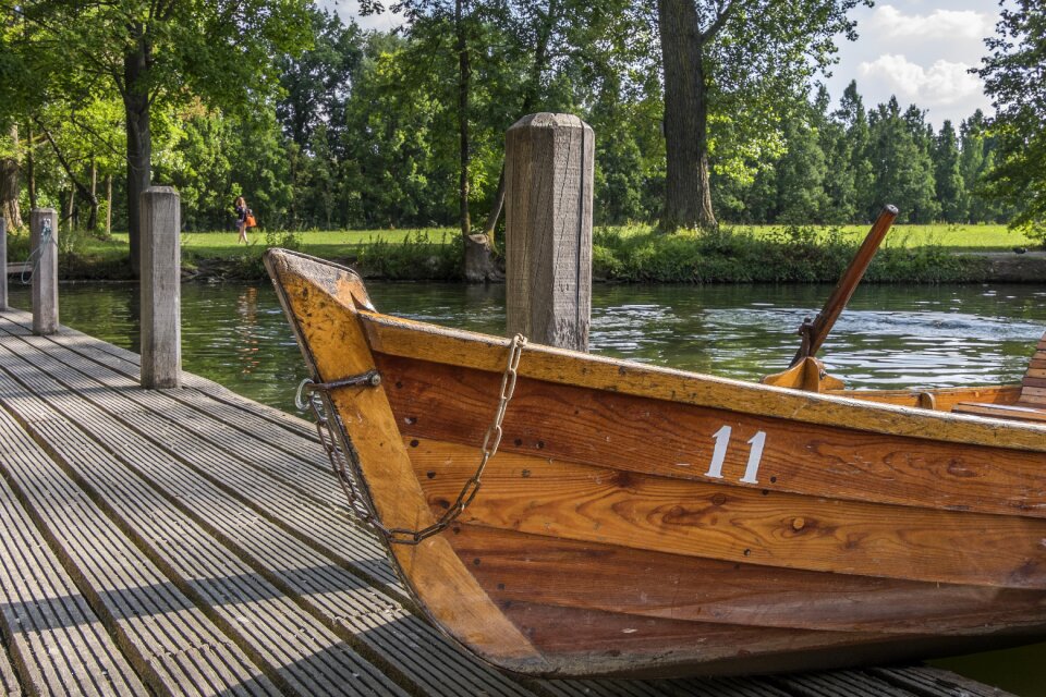 Kahn rowing boat lake