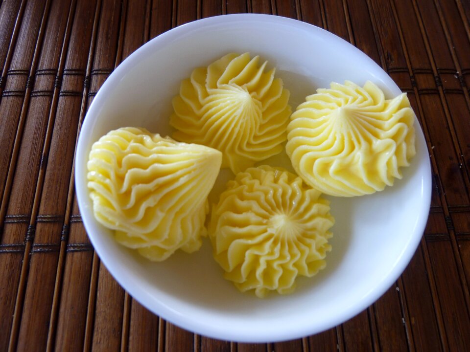 Yellow radial breakfast