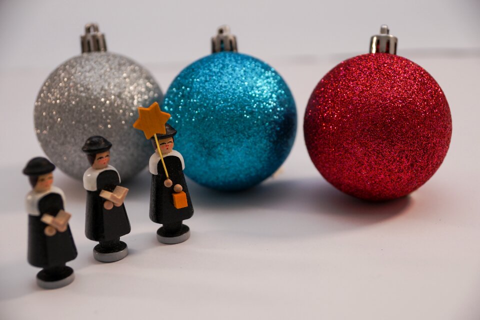 Singers star advent