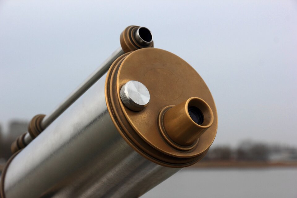 Operated telescope viewer