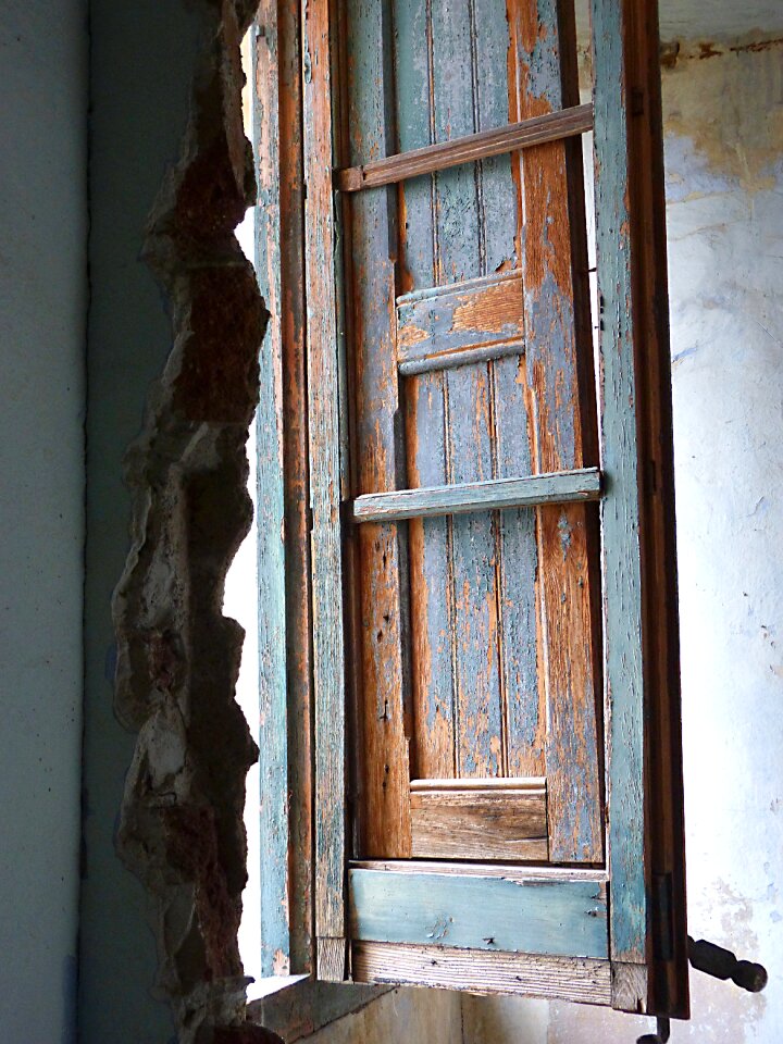 Wood peeling paint abandonment