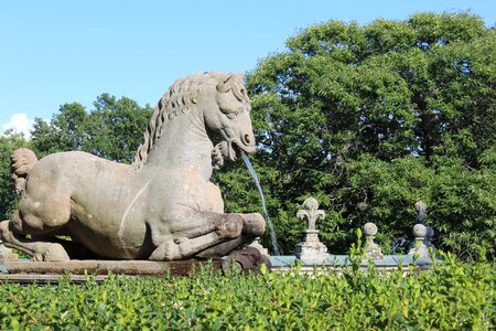 Horse statue monument