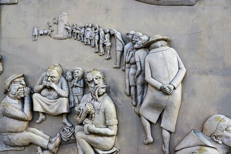 Wall ludwigshafen statue