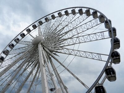 Entertainment amusement park wheel