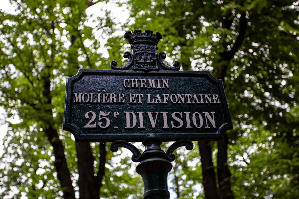 Sign in paris france sign