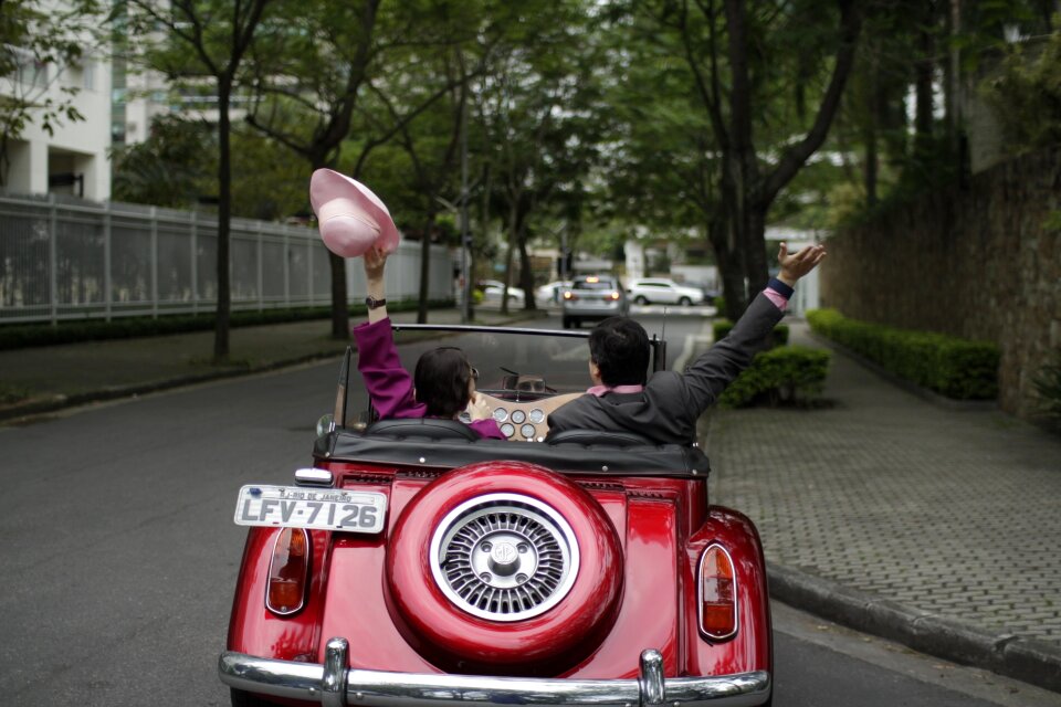 Just married love car