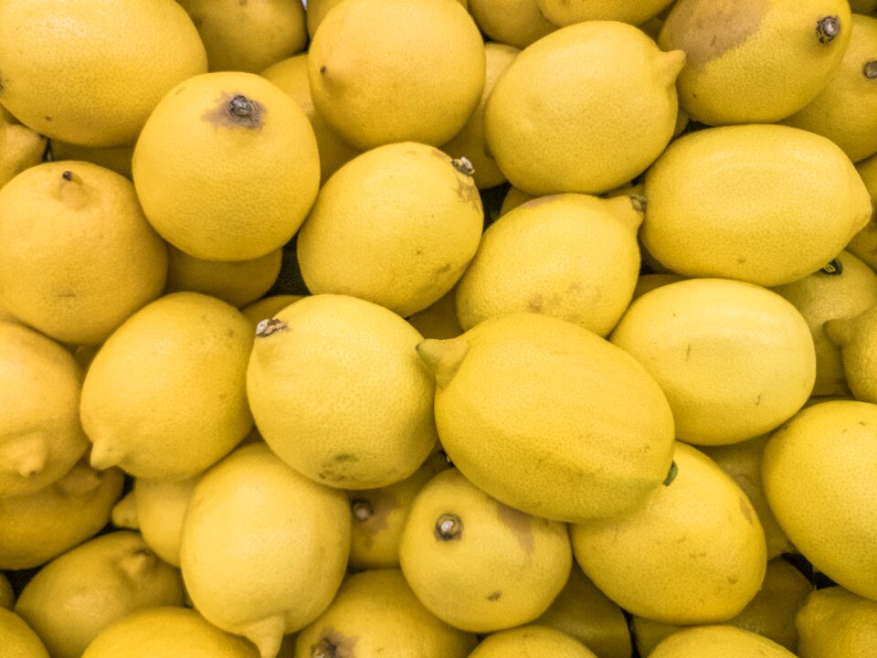 Fruits yellow