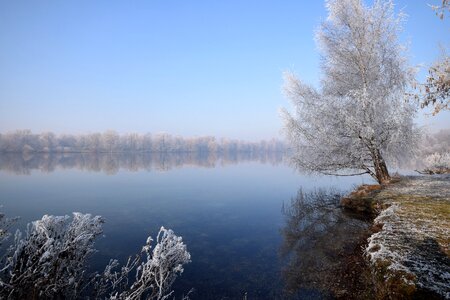 Water bank wintry