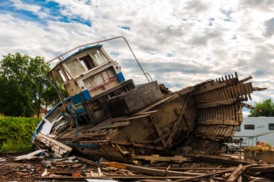 Wreck ship stranding