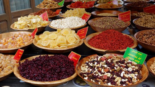 Colorful cinnamon merchants