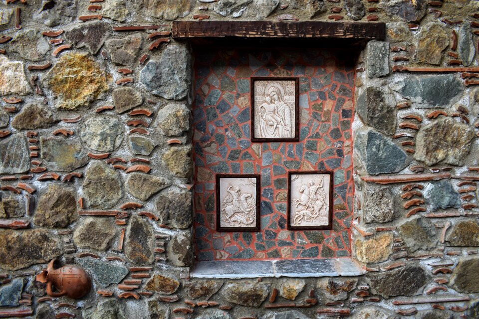 Pottery decorative religion