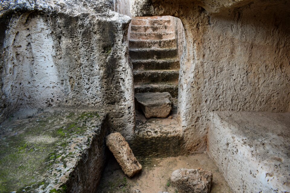 Tomb roman ancient