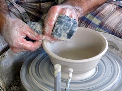 Potter's wheel crock pottery