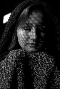 Light scarf shadow