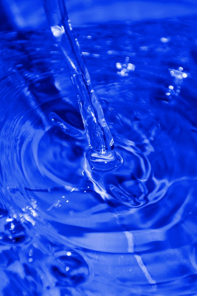 Flow clear water feature