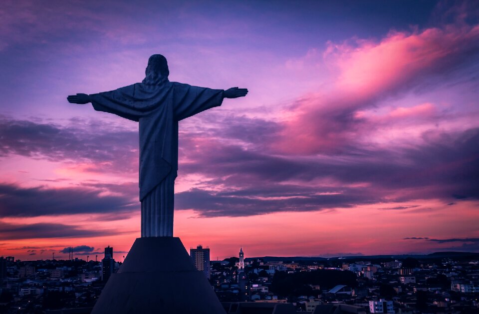 Sunrise statue jesus